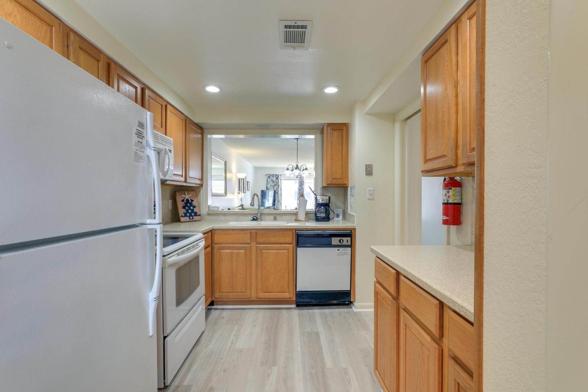 Central Cocoa Beach Condo With View, Steps To Beach! Eksteriør bilde