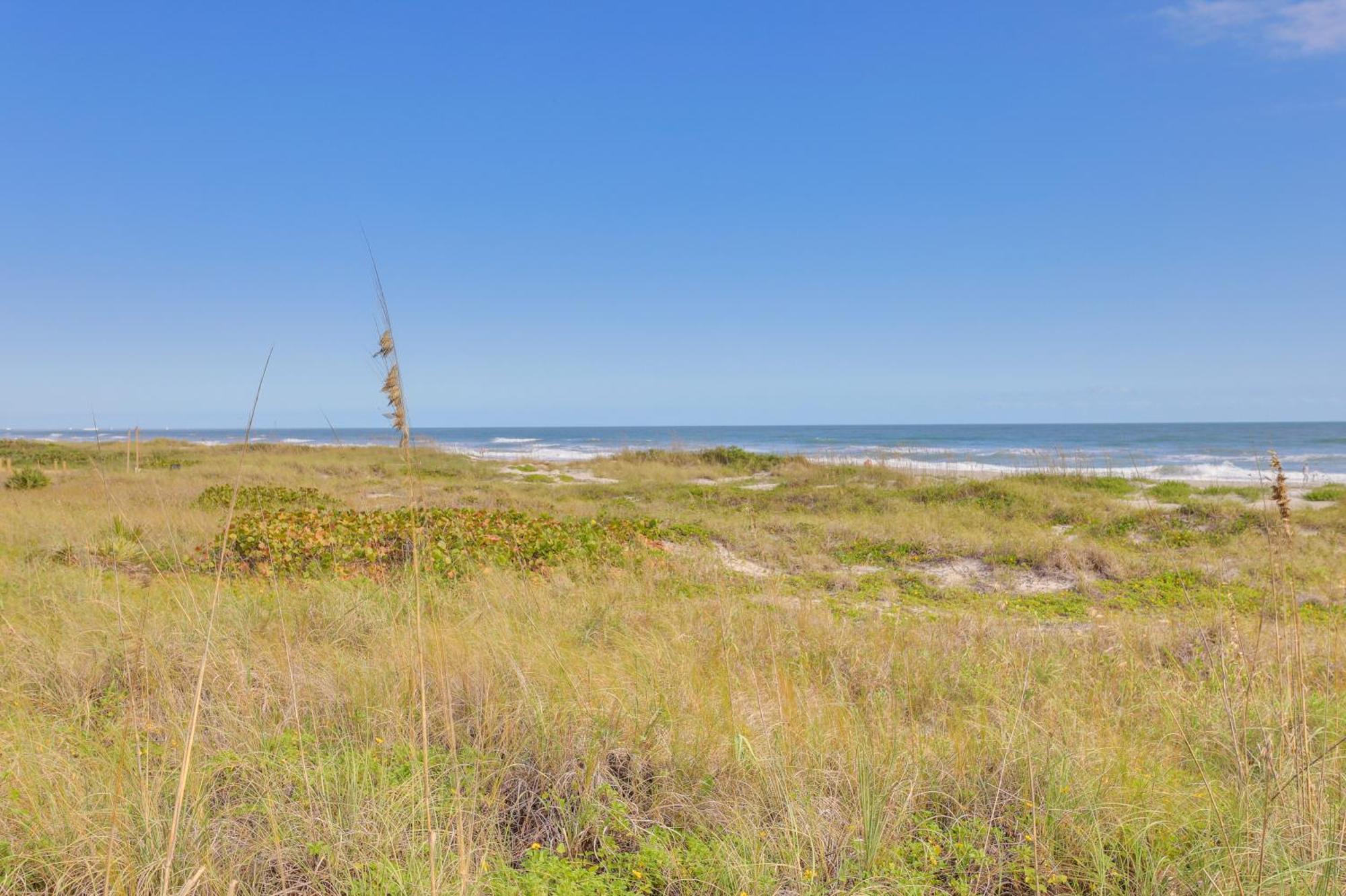 Central Cocoa Beach Condo With View, Steps To Beach! Eksteriør bilde