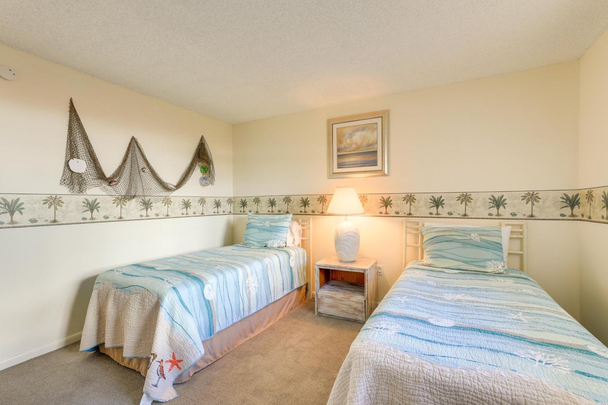 Central Cocoa Beach Condo With View, Steps To Beach! Eksteriør bilde