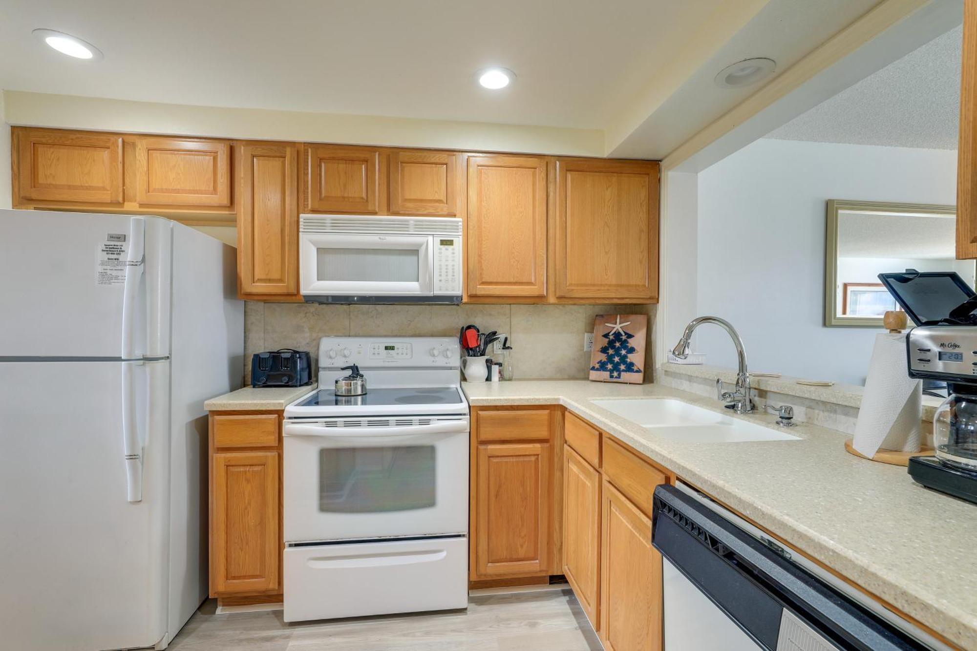 Central Cocoa Beach Condo With View, Steps To Beach! Eksteriør bilde