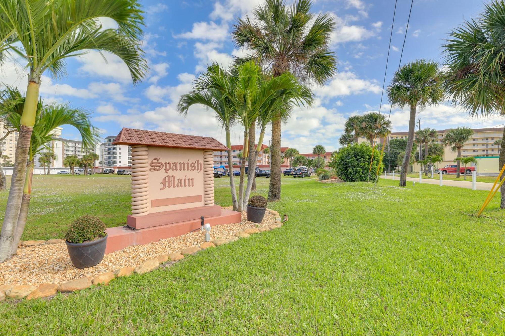 Central Cocoa Beach Condo With View, Steps To Beach! Eksteriør bilde