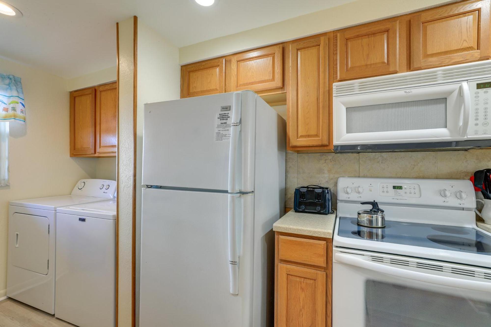 Central Cocoa Beach Condo With View, Steps To Beach! Eksteriør bilde